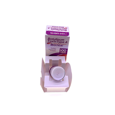 Injetando Allergan 100 unidades datilografam um  a remover os enrugamentos