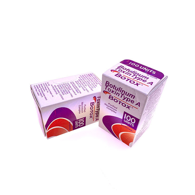 Injetando Allergan 100 unidades datilografam um  a remover os enrugamentos