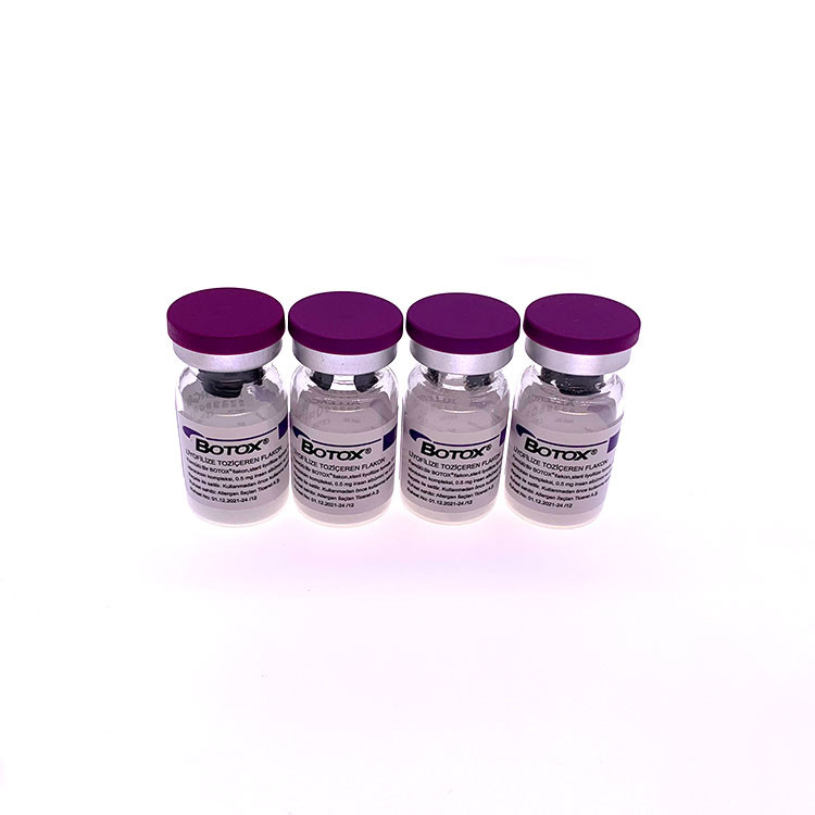 Injetando Allergan 100 unidades datilografam um  a remover os enrugamentos